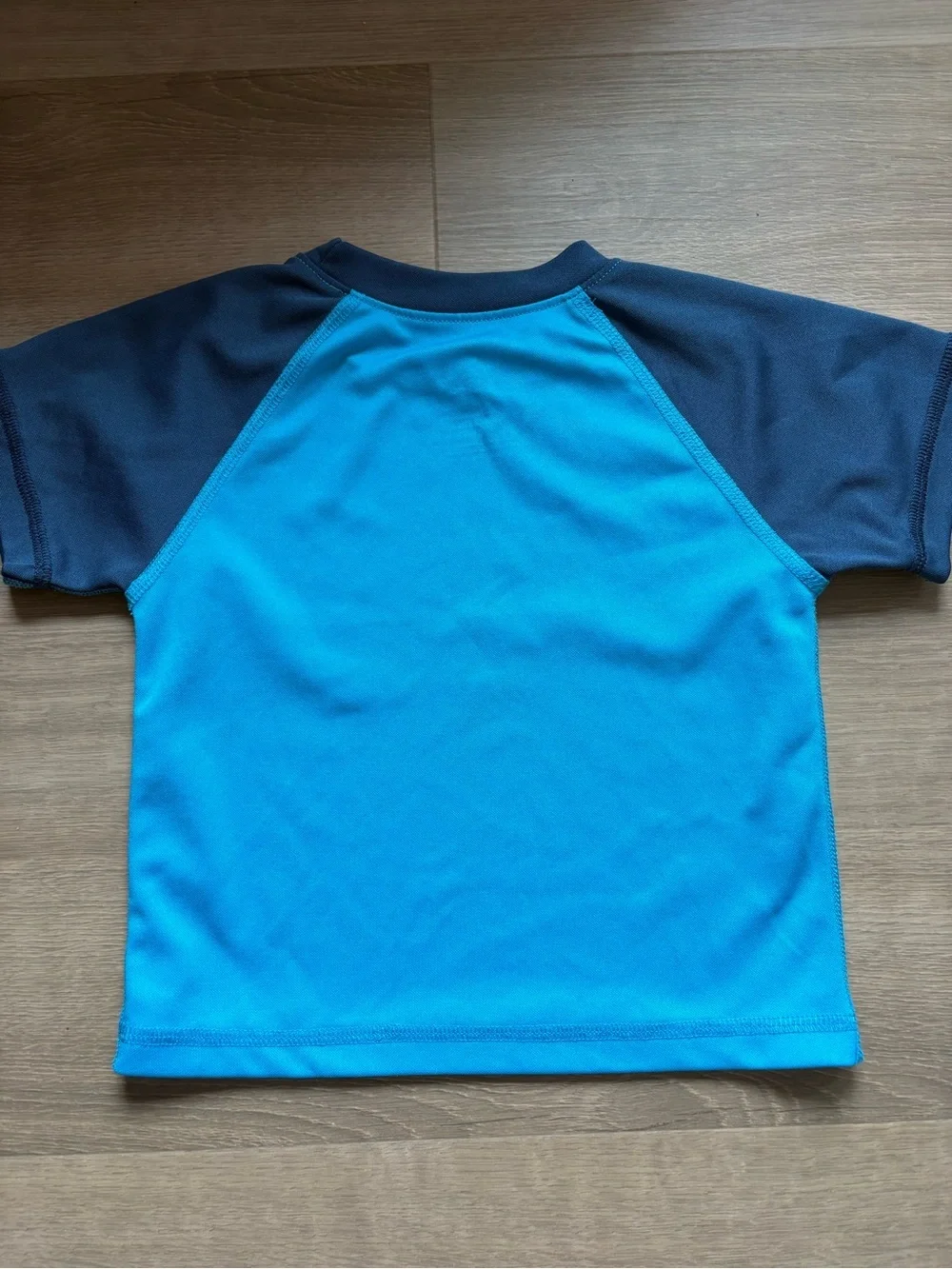 Kanu Surf Kids Blue and Navy Short Sleeve Rashguard size 2T